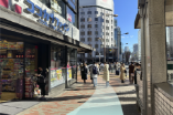 ココカラファインさんを左手にしながら、左折します。