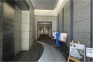 エレベーターで 12F受付にお越しください。